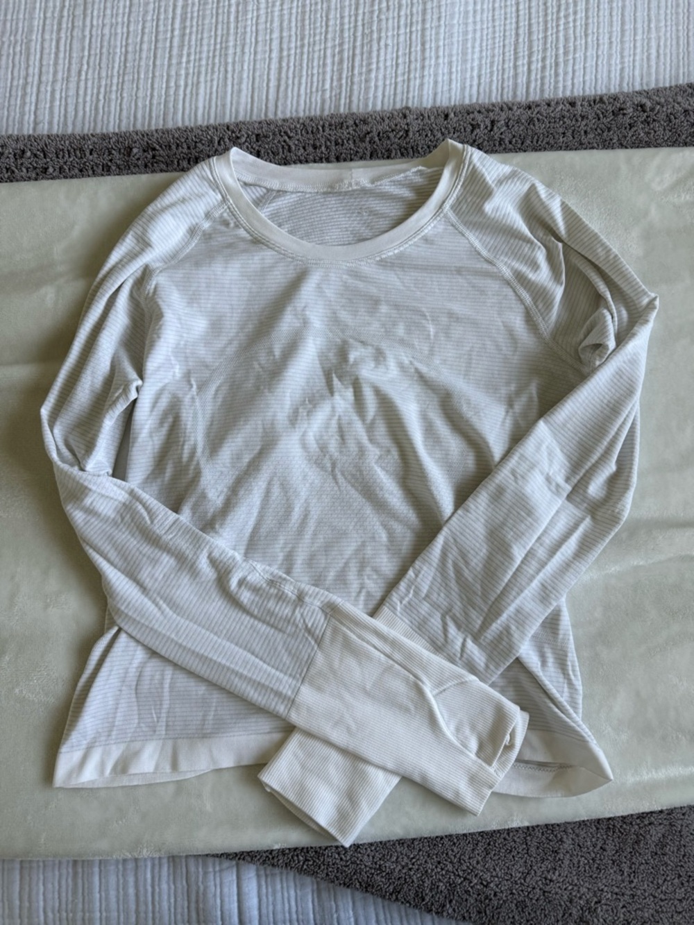Lululemon Women’s Lightweight Long-Sleeve Crewneck Top